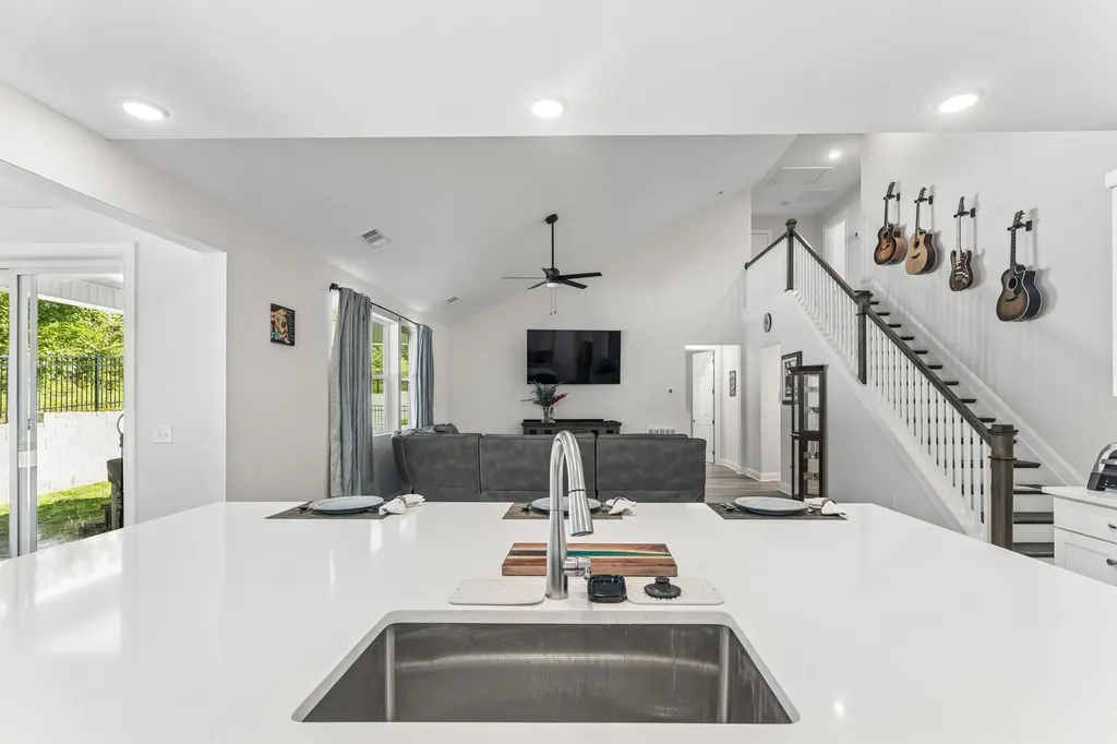 3020 Fernwood Lane Columbia TN 38401