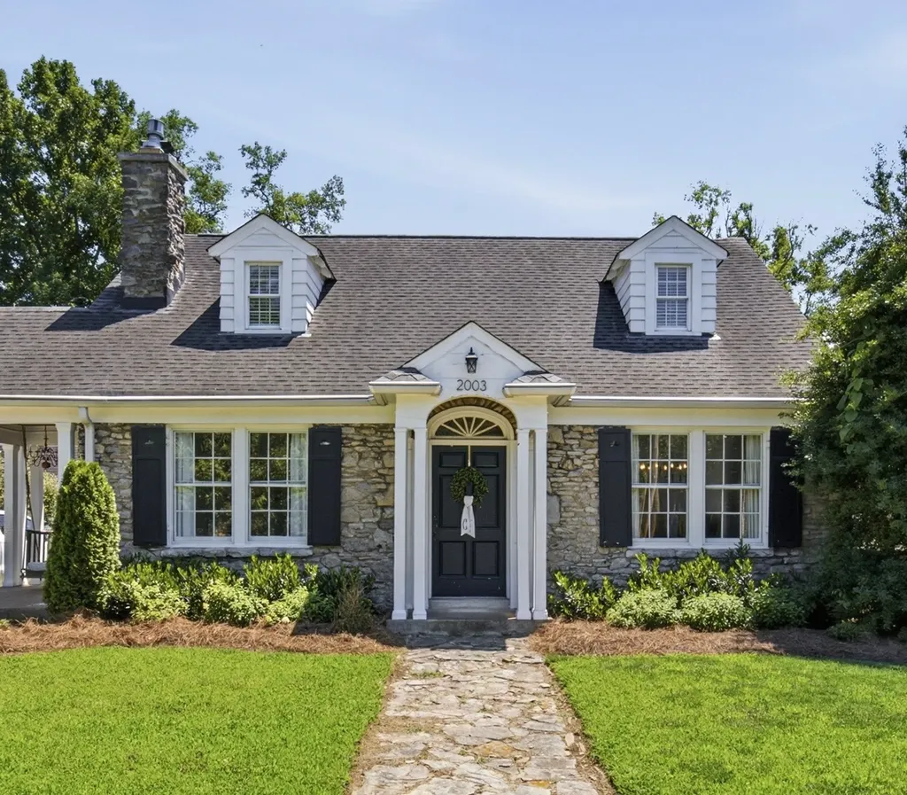 2003 Sweetbriar Avenue Nashville TN 37212
