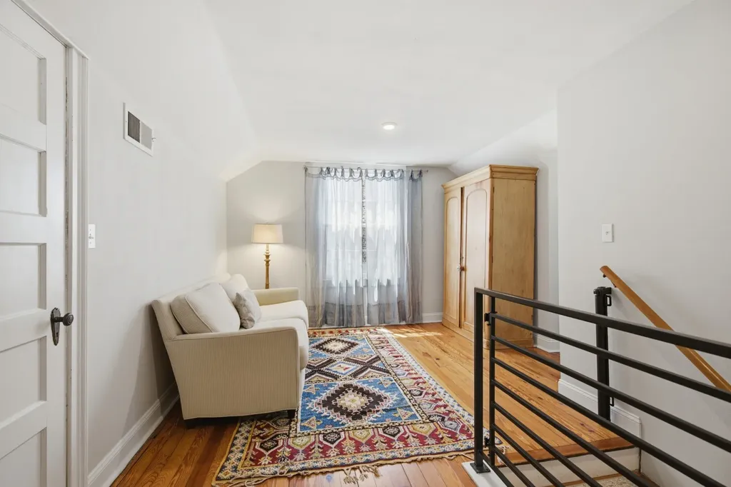 2003 Sweetbriar Avenue Nashville TN 37212