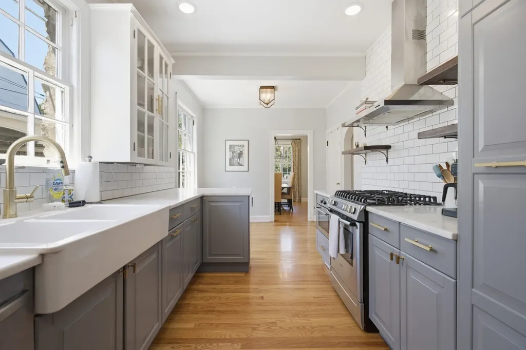 2003 Sweetbriar Avenue Nashville TN 37212