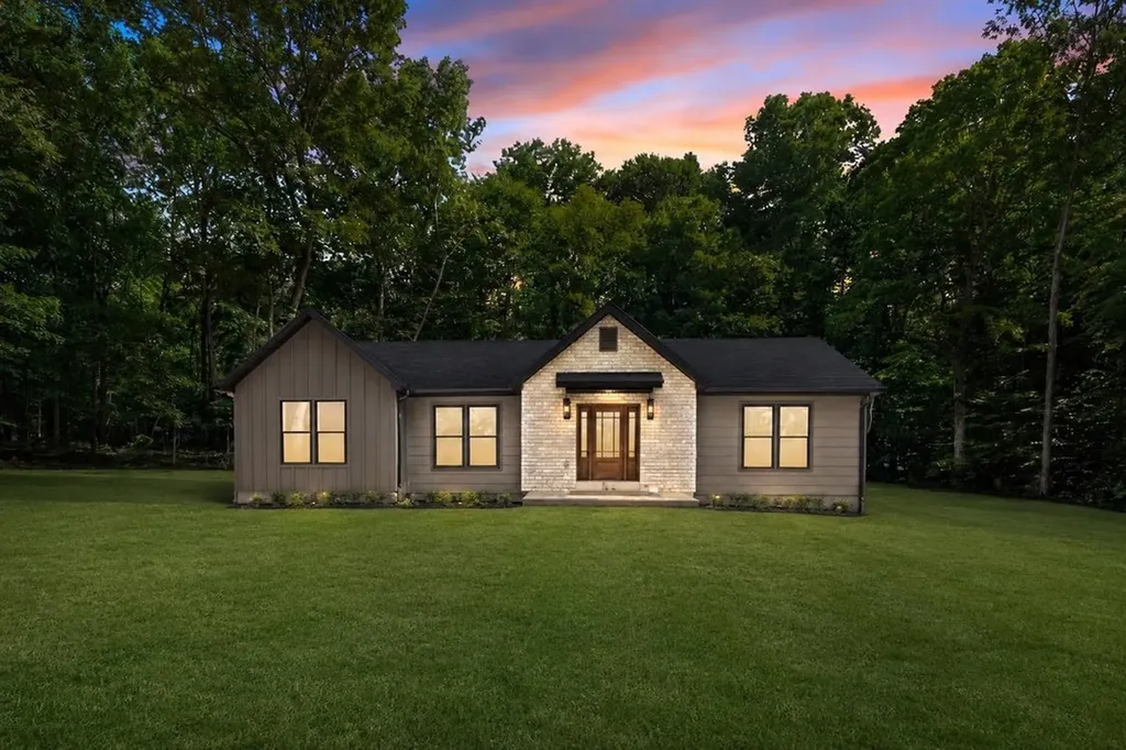 899 Little Leatherwood Road Vanleer TN 37181