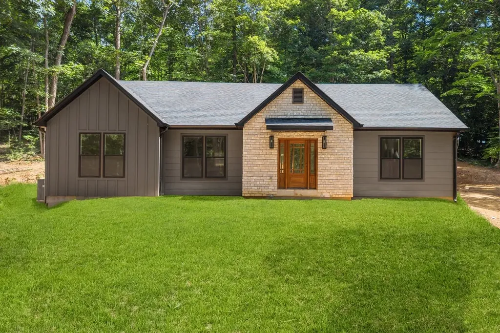 899 Little Leatherwood Road Vanleer TN 37181