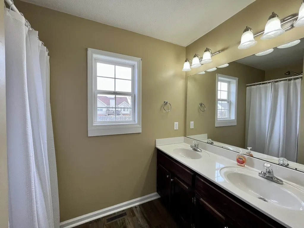 3643 Cindy Jo Dr, S Clarksville TN 37040