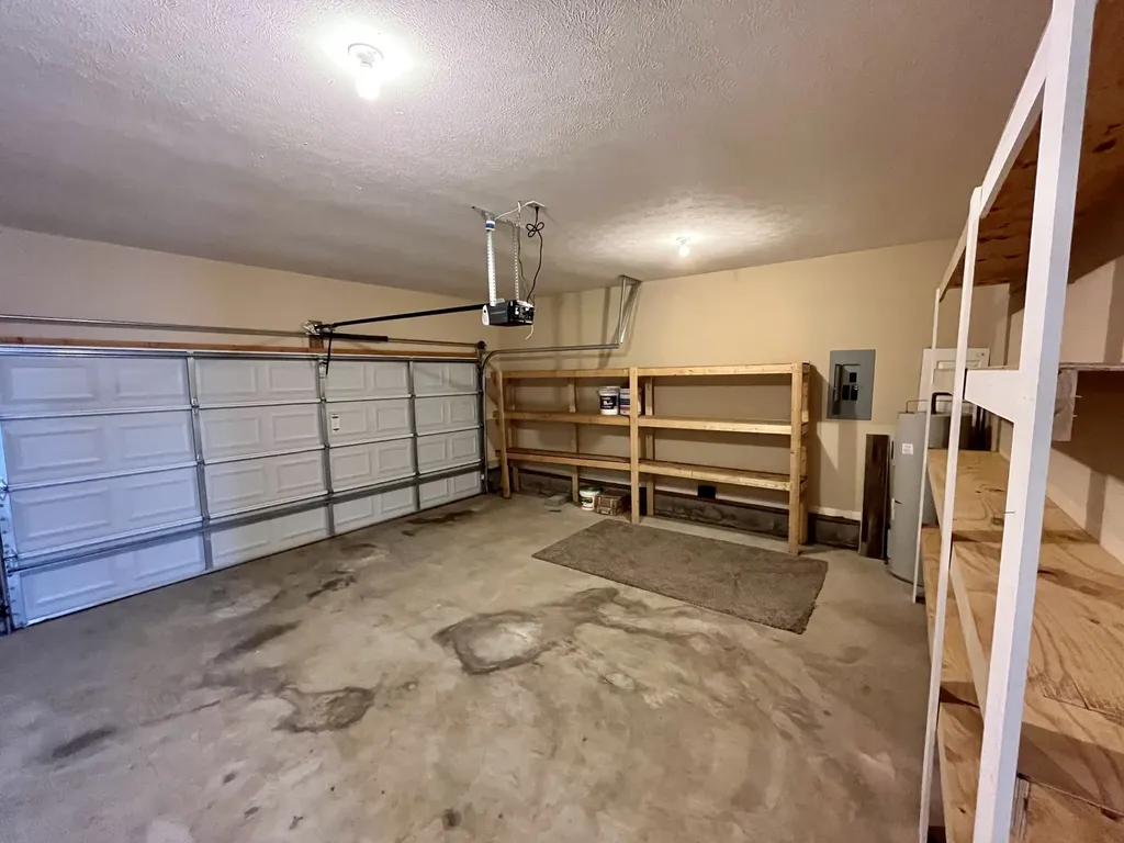3643 Cindy Jo Dr, S Clarksville TN 37040