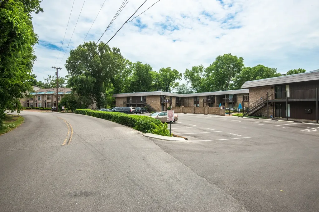 3901 Whitland Avenue Nashville TN 37205