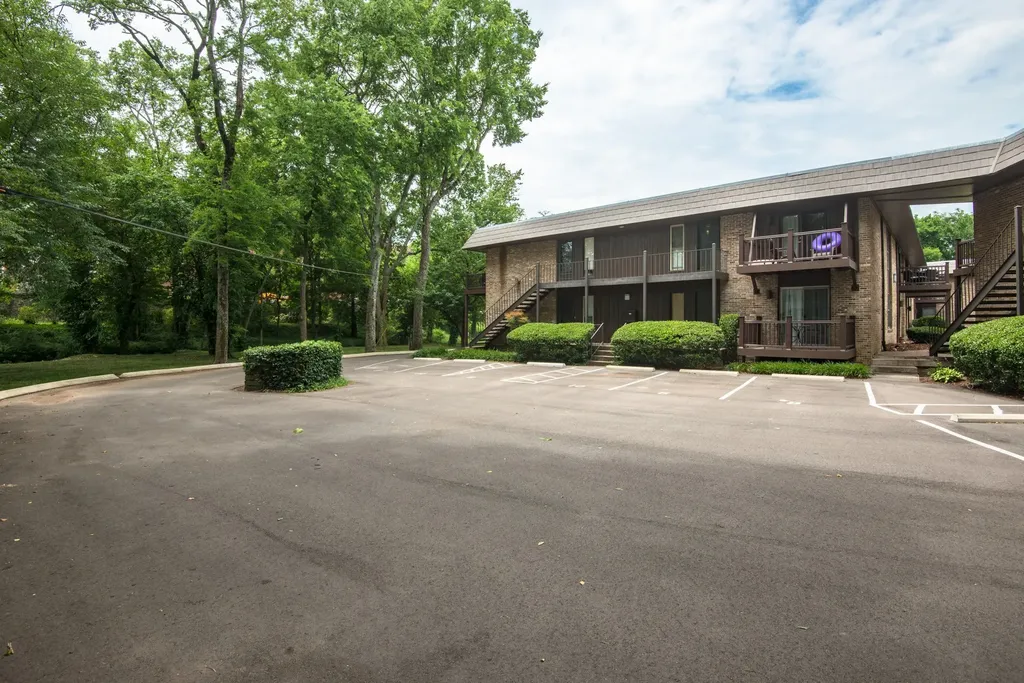 3901 Whitland Avenue Nashville TN 37205
