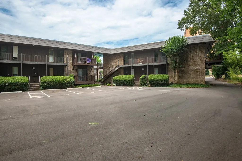3901 Whitland Avenue Nashville TN 37205