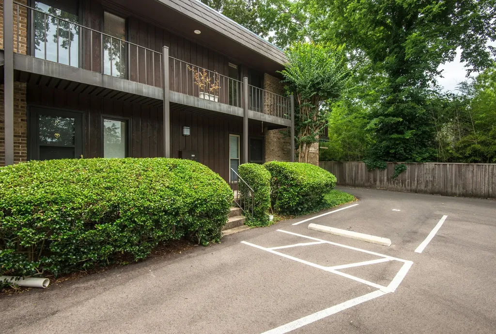 3901 Whitland Avenue Nashville TN 37205