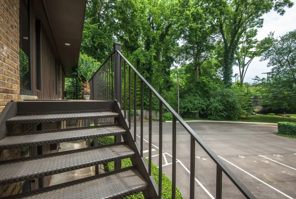 3901 Whitland Avenue Nashville TN 37205