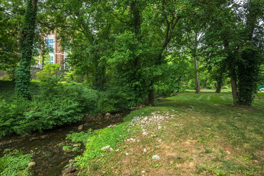 3901 Whitland Avenue Nashville TN 37205
