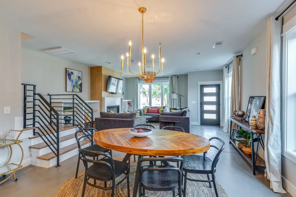 613 21st Ave, N Nashville TN 37203