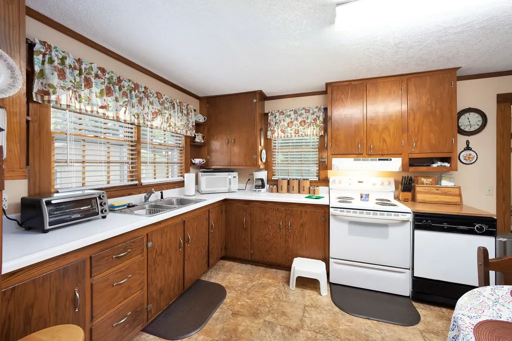1026 S College Street Trenton TN 38382