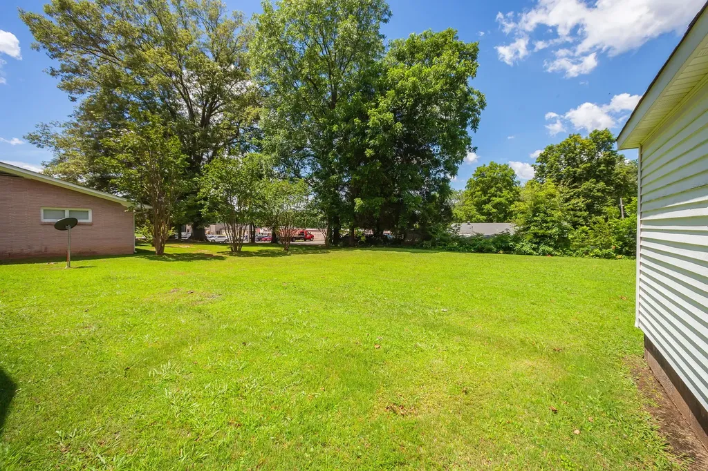 1026 S College Street Trenton TN 38382