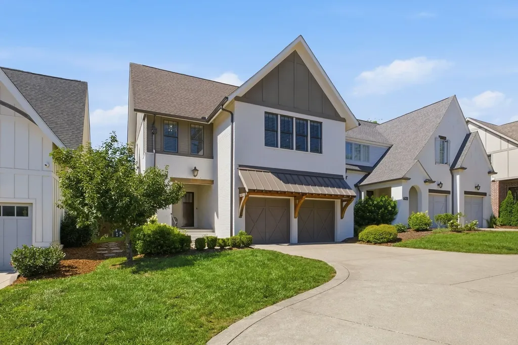 916B Gale Lane Nashville TN 37204