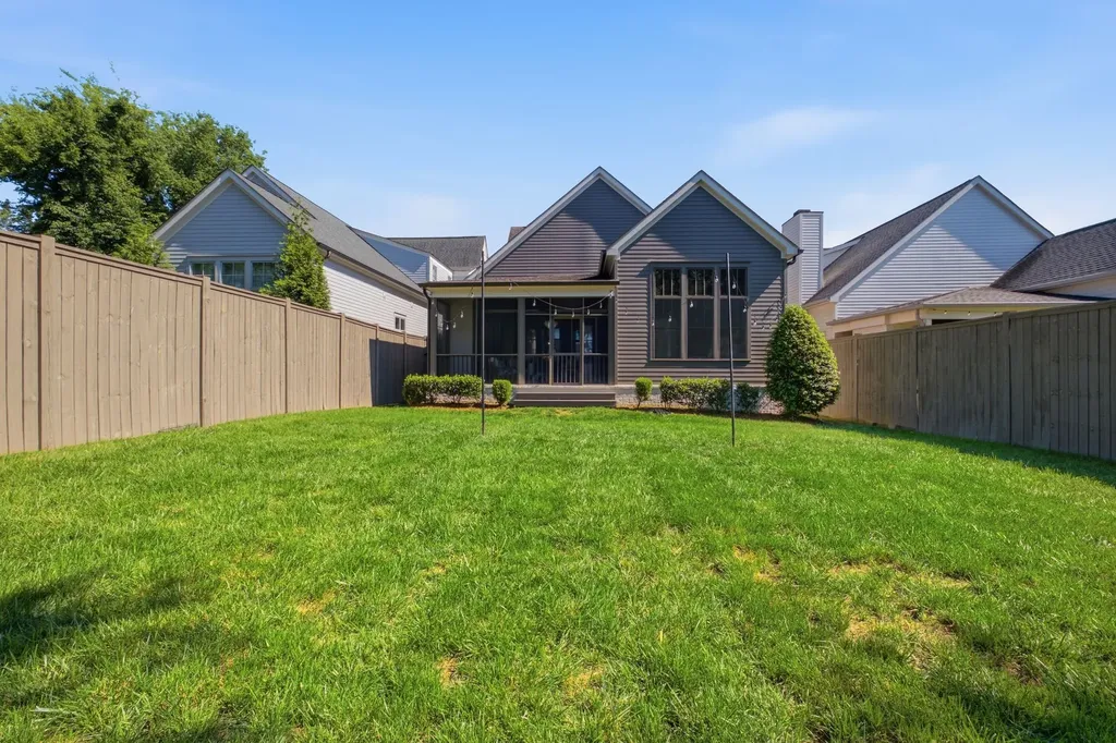 916B Gale Lane Nashville TN 37204