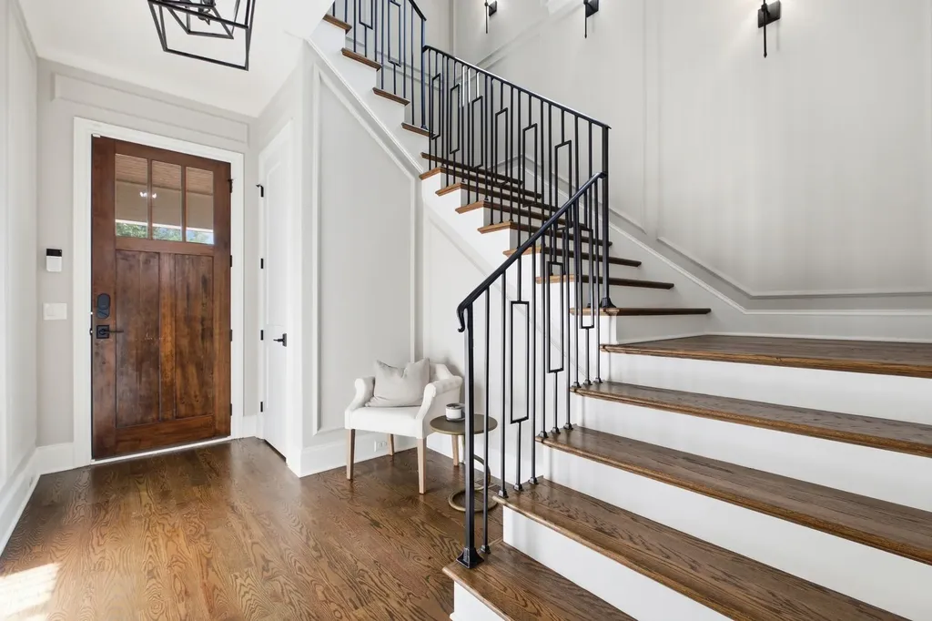 916B Gale Lane Nashville TN 37204