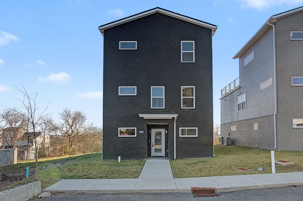 1241 N Avondale Circle Nashville TN 37207