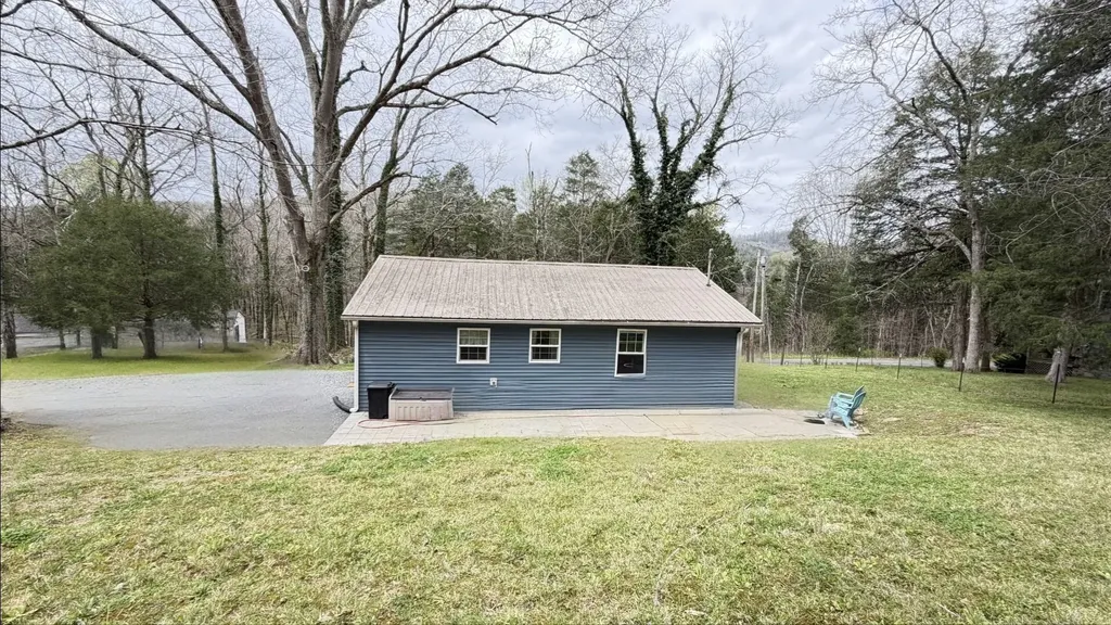 313 Ben Myers Lane Gainesboro TN 38562