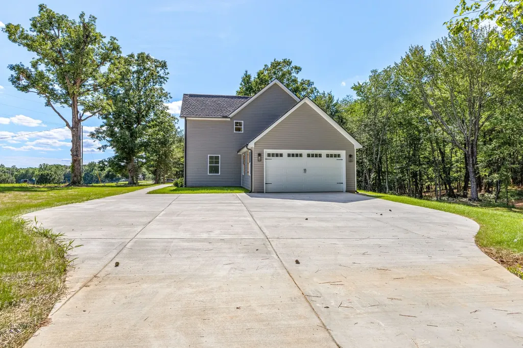 1001 Walnut Grove Road Dickson TN 37055