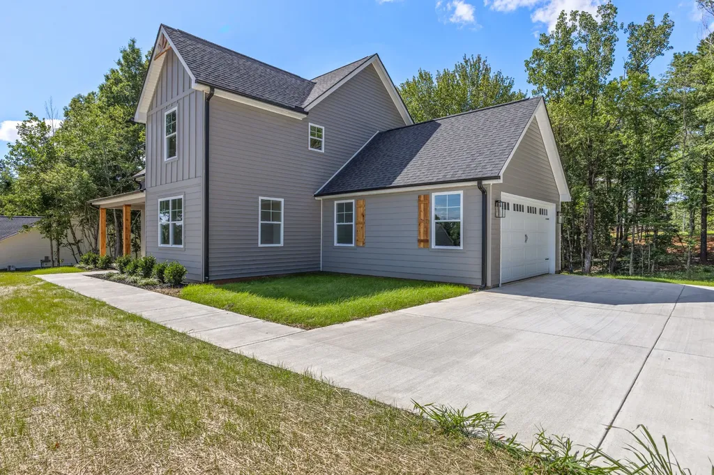 1001 Walnut Grove Road Dickson TN 37055