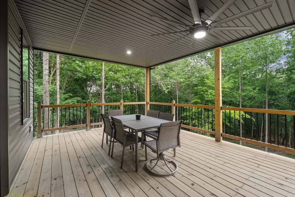 594 Overlook Circle Tullahoma TN 37388