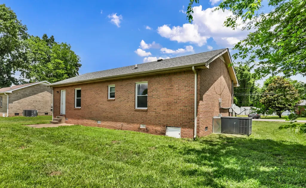 3434 Pembroke Road Clarksville TN 37042