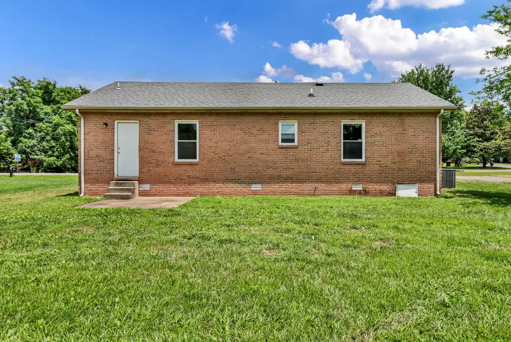3434 Pembroke Road Clarksville TN 37042