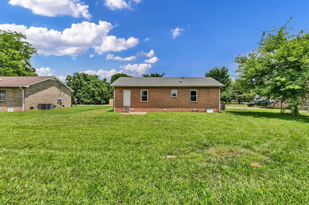 3434 Pembroke Road Clarksville TN 37042