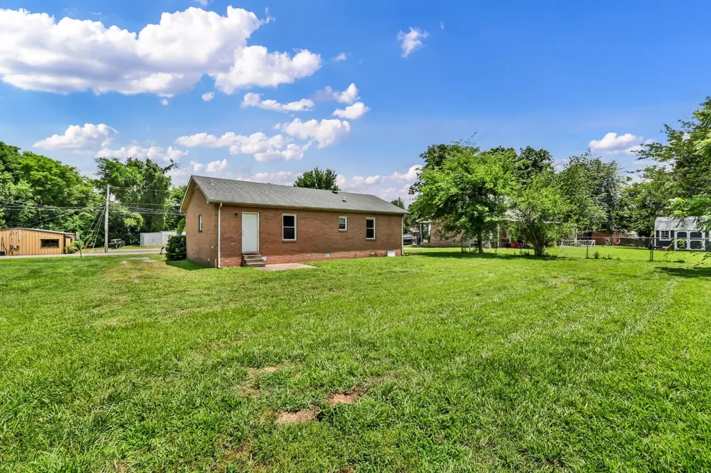 3434 Pembroke Road Clarksville TN 37042