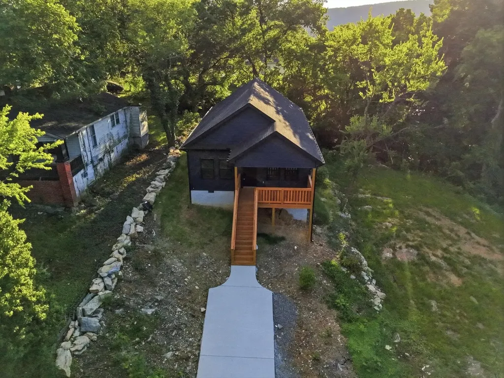 4805 16th Avenue Chattanooga TN 37407