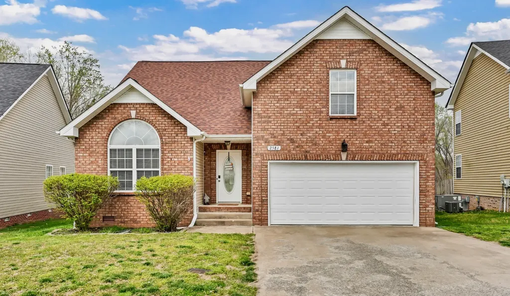 2581 Alex Overlook Way Clarksville TN 37043