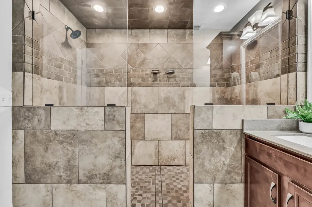 2581 Alex Overlook Way Clarksville TN 37043