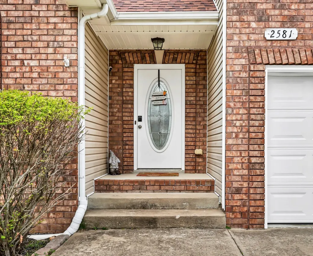 2581 Alex Overlook Way Clarksville TN 37043