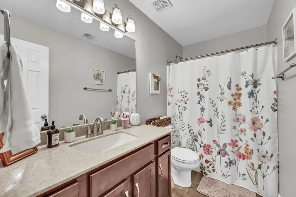 2581 Alex Overlook Way Clarksville TN 37043