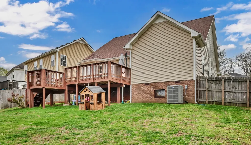 2581 Alex Overlook Way Clarksville TN 37043