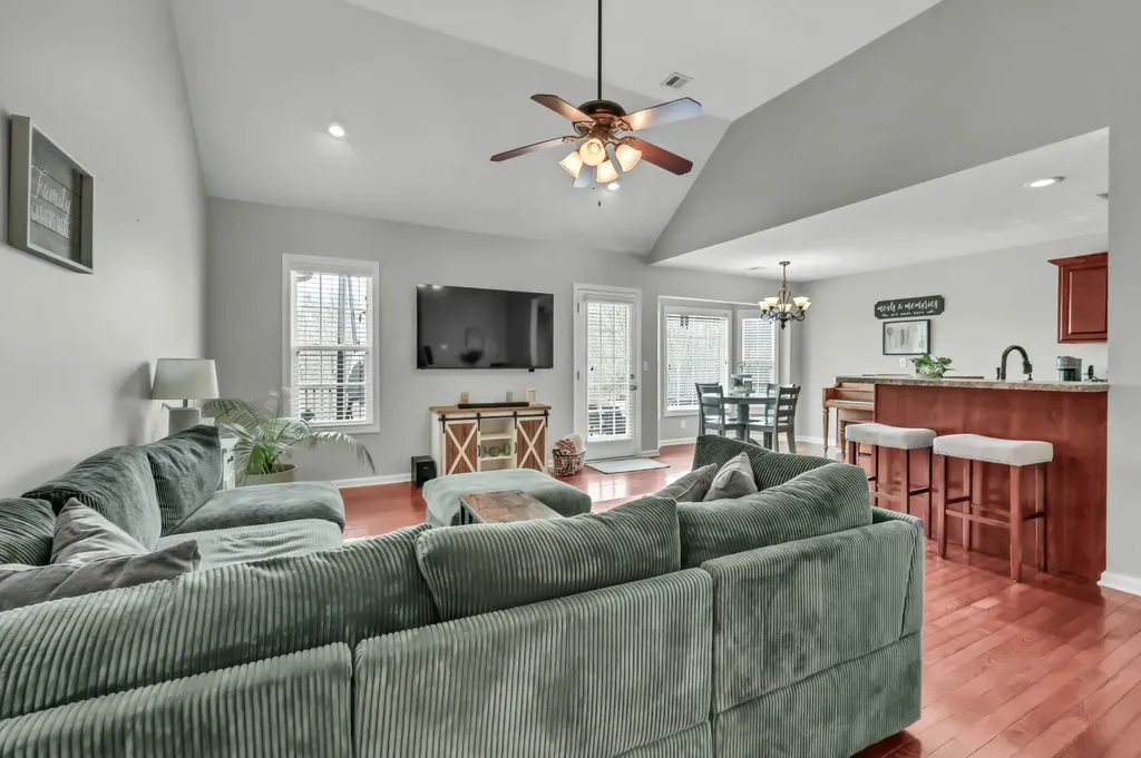 2581 Alex Overlook Way Clarksville TN 37043