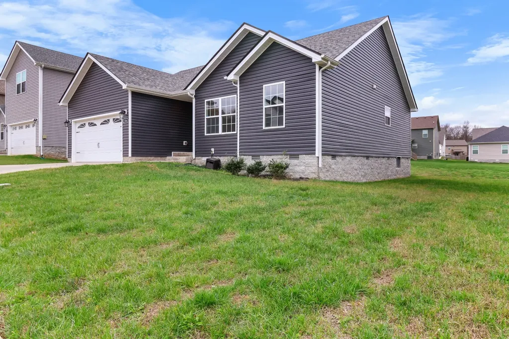306 Lugano Lane Clarksville TN 37040