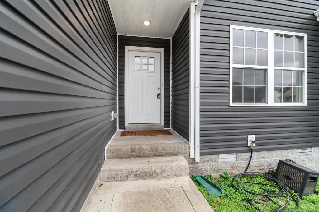 306 Lugano Lane Clarksville TN 37040