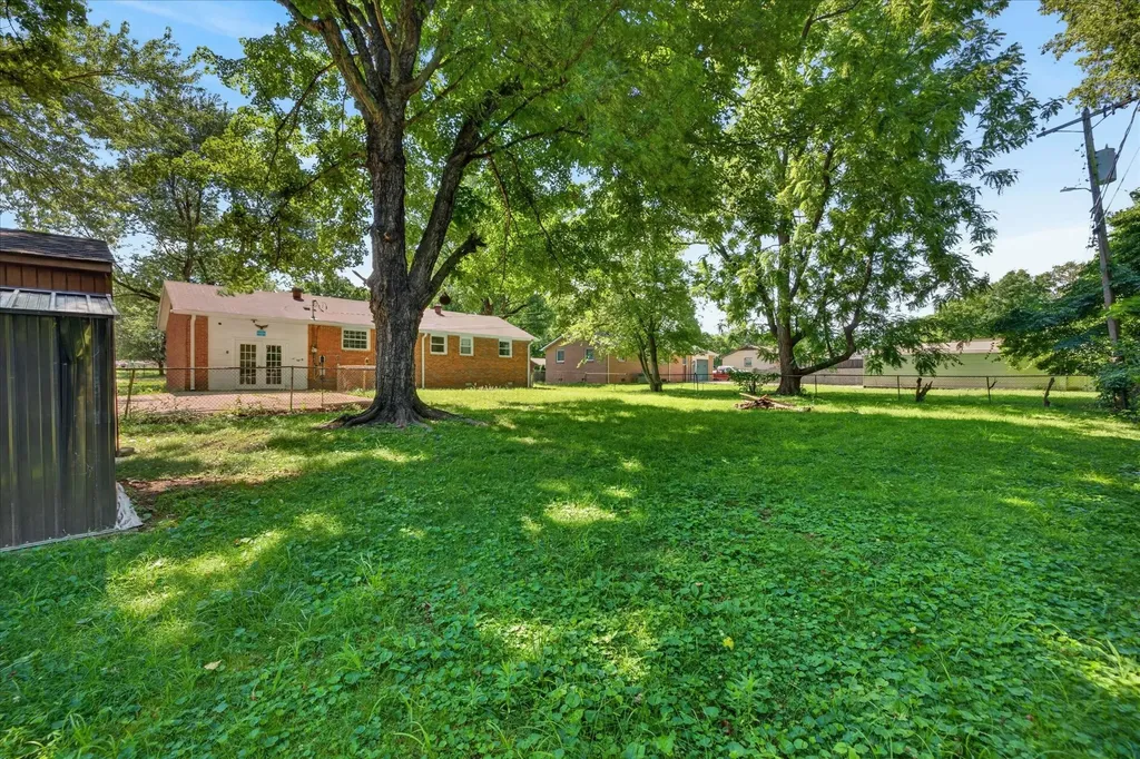 31 Charlemagne Boulevard Clarksville TN 37042