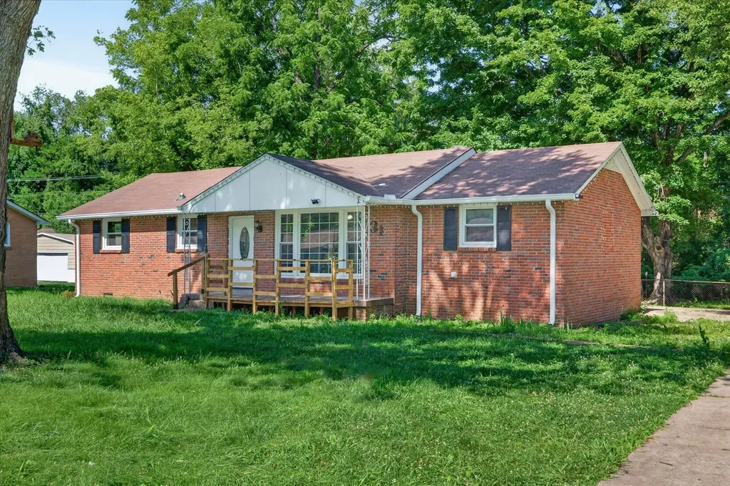 31 Charlemagne Boulevard Clarksville TN 37042