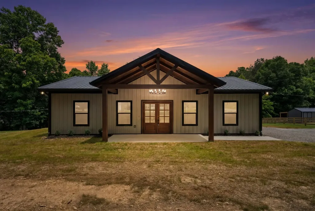 701 Oak Grove Road Goodspring TN 38460