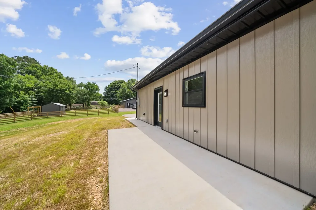 701 Oak Grove Road Goodspring TN 38460