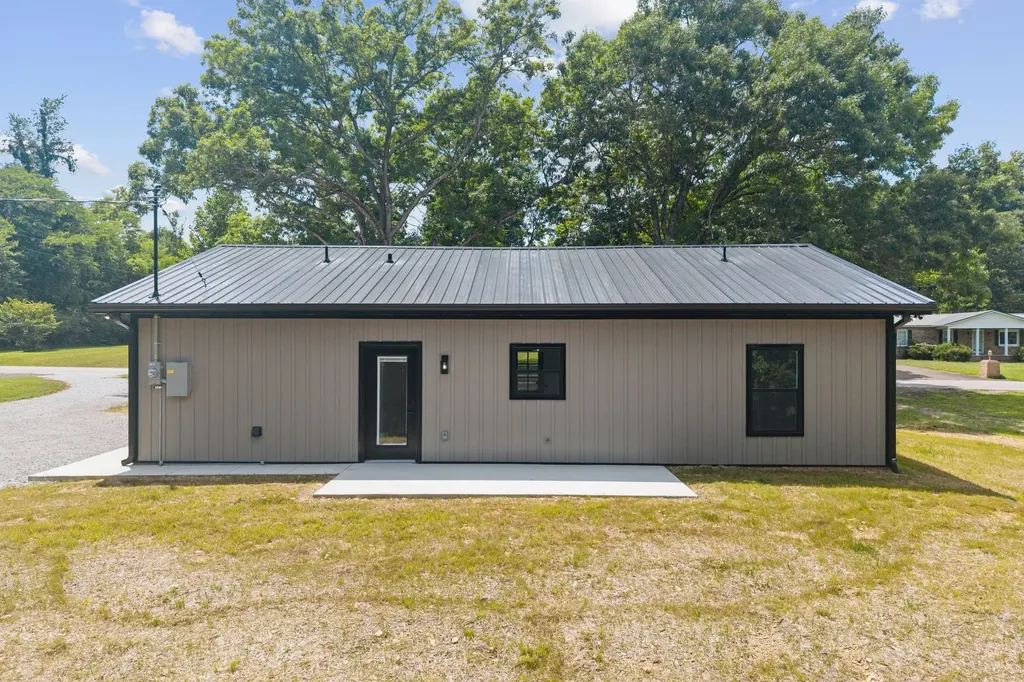 701 Oak Grove Road Goodspring TN 38460