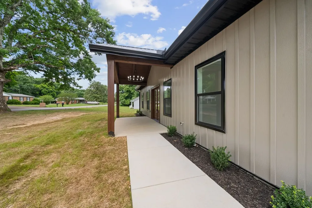 701 Oak Grove Road Goodspring TN 38460