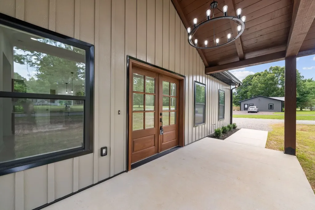 701 Oak Grove Road Goodspring TN 38460