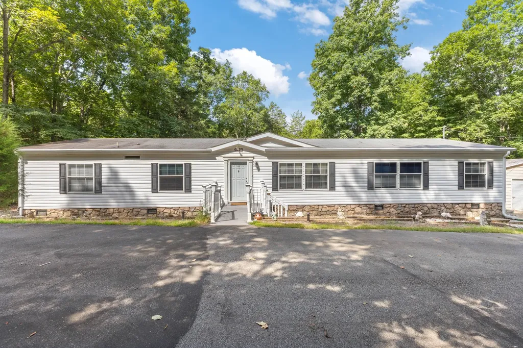 2497 Foster Road Cumberland Furnace TN 37051