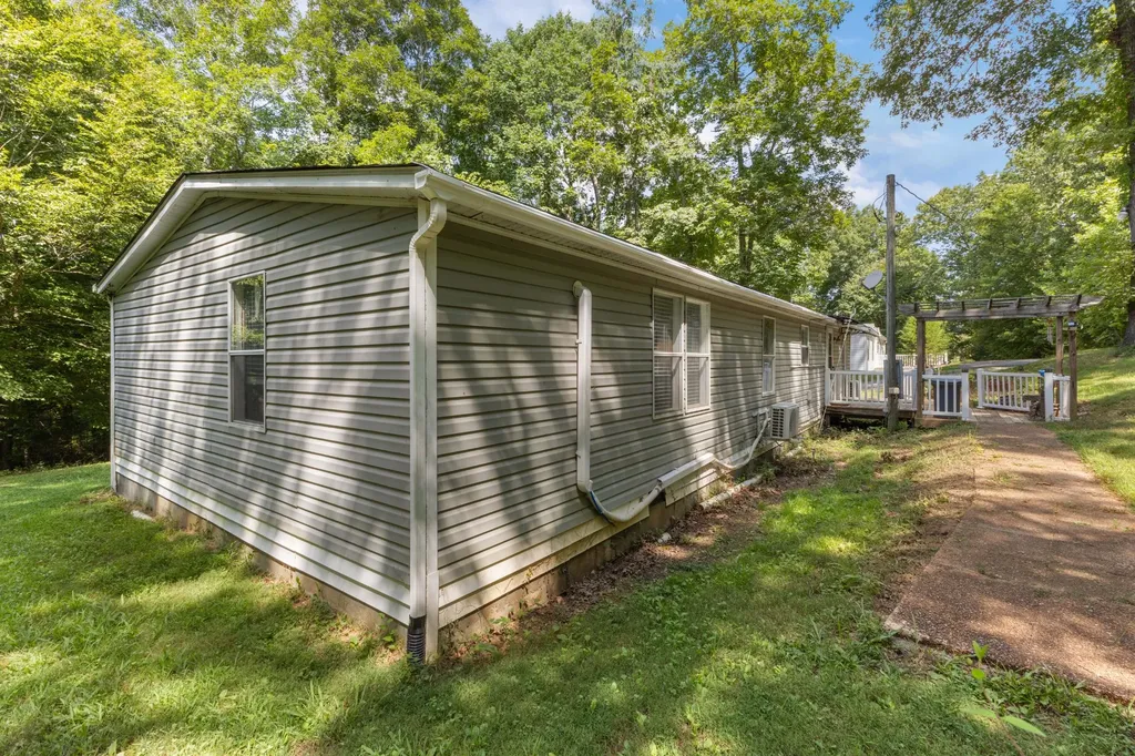 2497 Foster Road Cumberland Furnace TN 37051