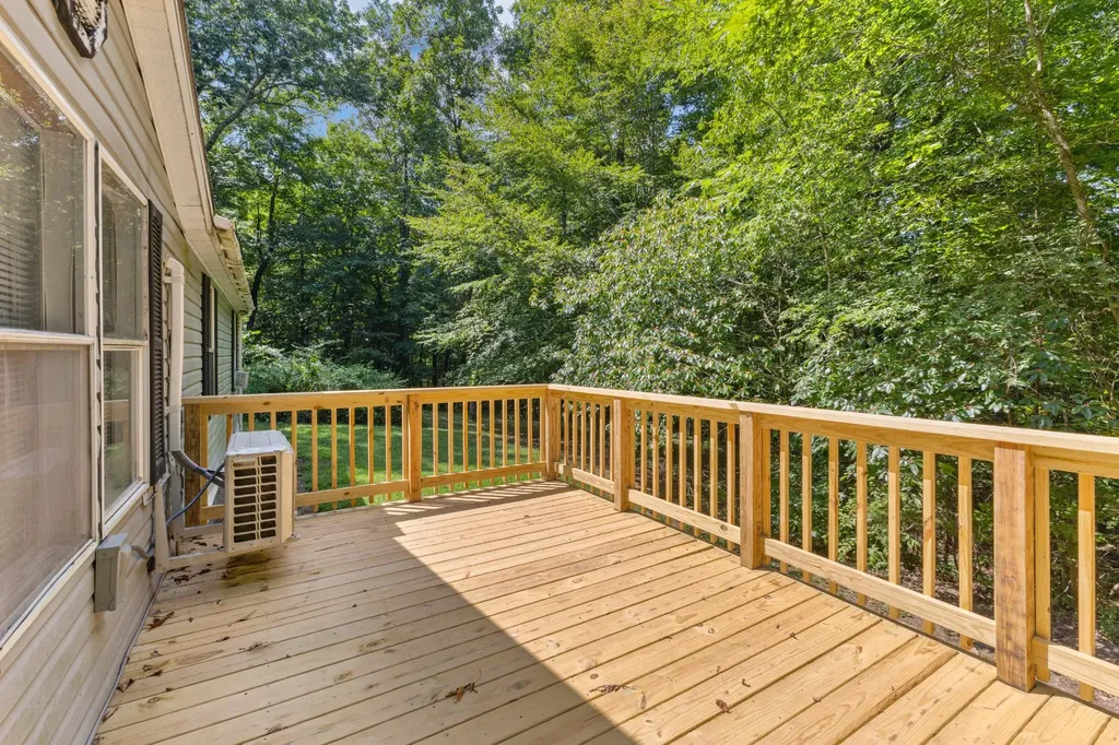 2497 Foster Road Cumberland Furnace TN 37051