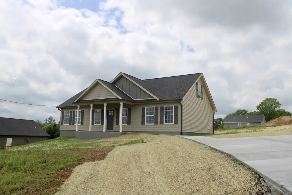 111 Alice Preston Loop Gordonsville TN 38563
