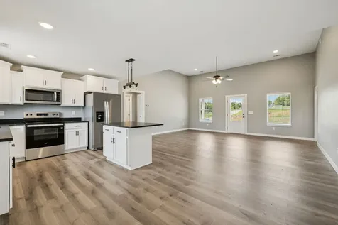 111 Alice Preston Loop Gordonsville TN 38563